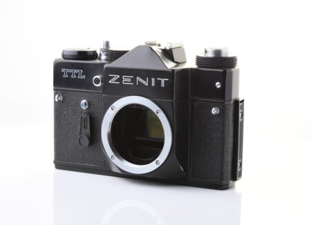 🇵🇭 Zenit TTL 35mm SLR film camera, body only