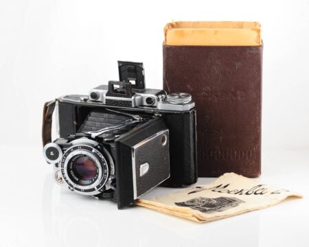 🇺🇦 Medium format MOSKVA-2 folding camera, from 1951