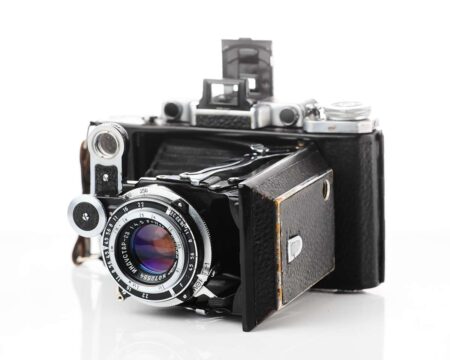 🇺🇦 Medium format MOSKVA-2 folding camera, from 1951