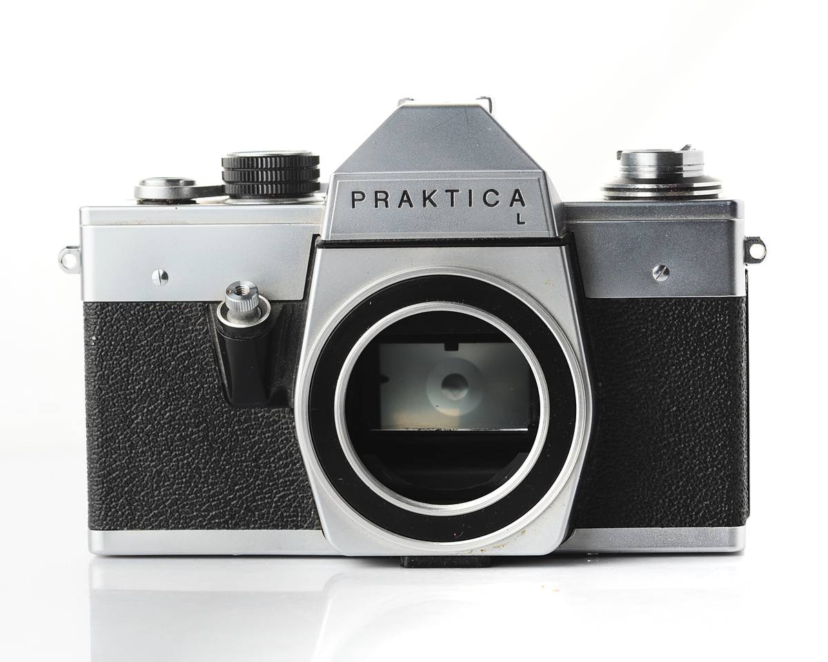 🇺🇦 Praktica L vintage SLR film camera - body only