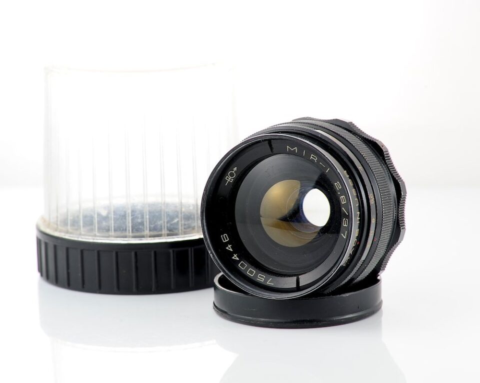🇺🇦 Black Mir-1 37mm f/2.8 m42 wide angle - Grand Prix Brussels!