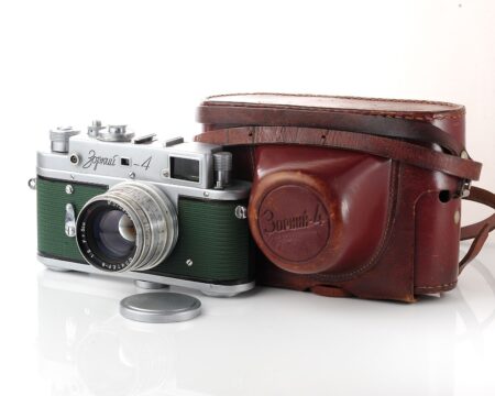 🇺🇦 RARE: Excellent Zorki-4 rangefinder with Jupiter-8 50mm f/2.0 from 1957 - in green vulcanite!